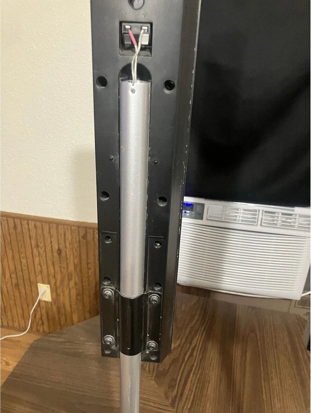 2 SONY SS-TS73 Tower Speakers RIGHT & LEFT works great- With Stands